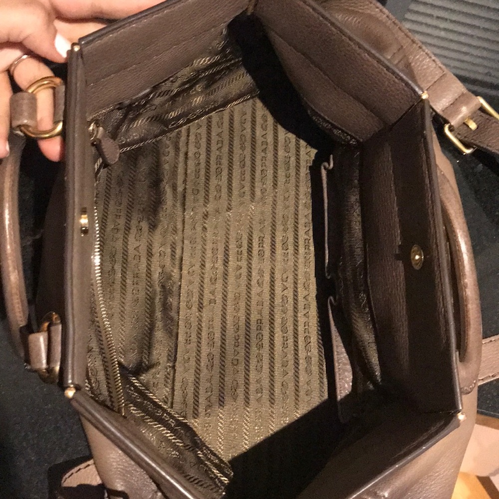 Authentic Prada bag - Picture 2 of 9